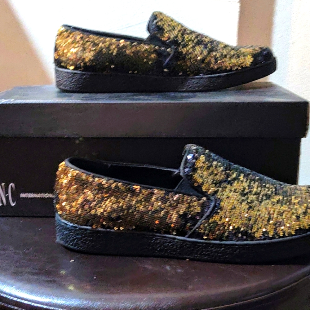 Inc black&gold shoe size 9